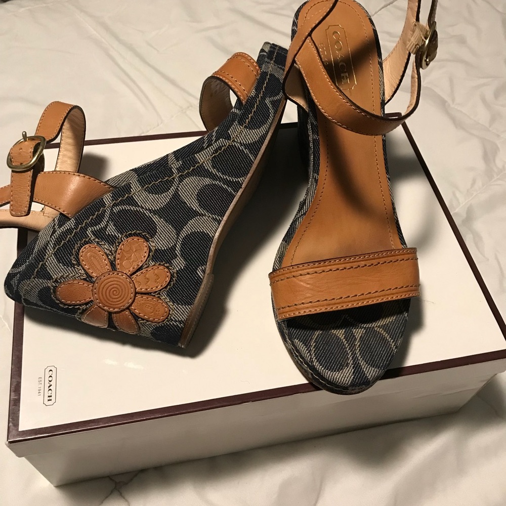 Stylish Vintage coach wedges!